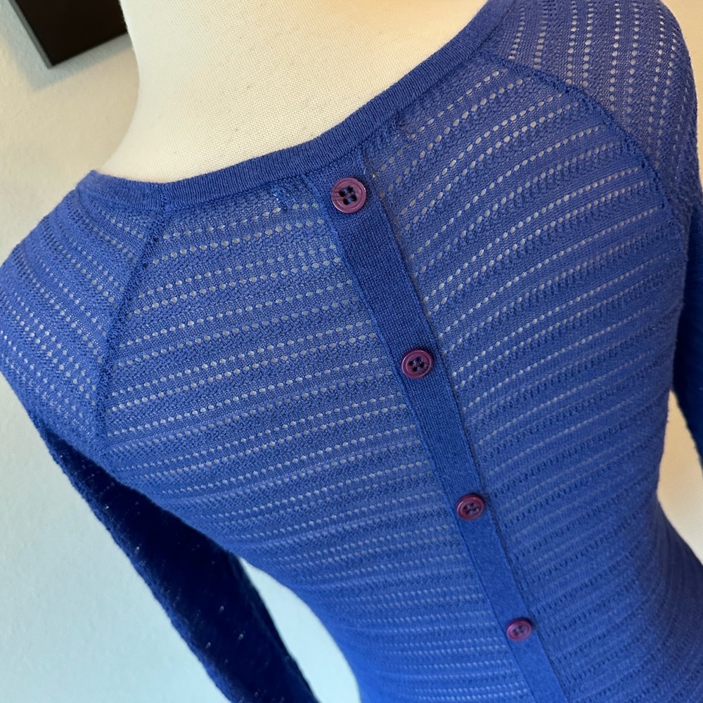 Blue top w crochet back.